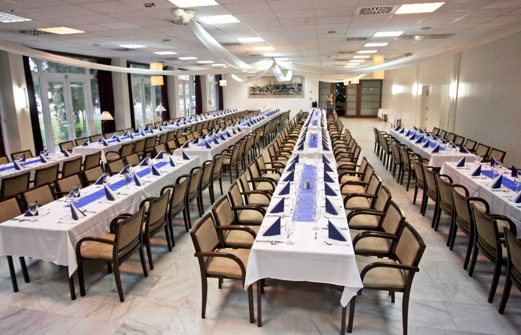 Hotel Claudius Szombathely Extérieur photo