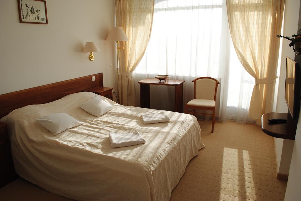 Hotel Claudius Szombathely Extérieur photo