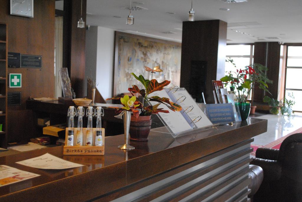 Hotel Claudius Szombathely Extérieur photo
