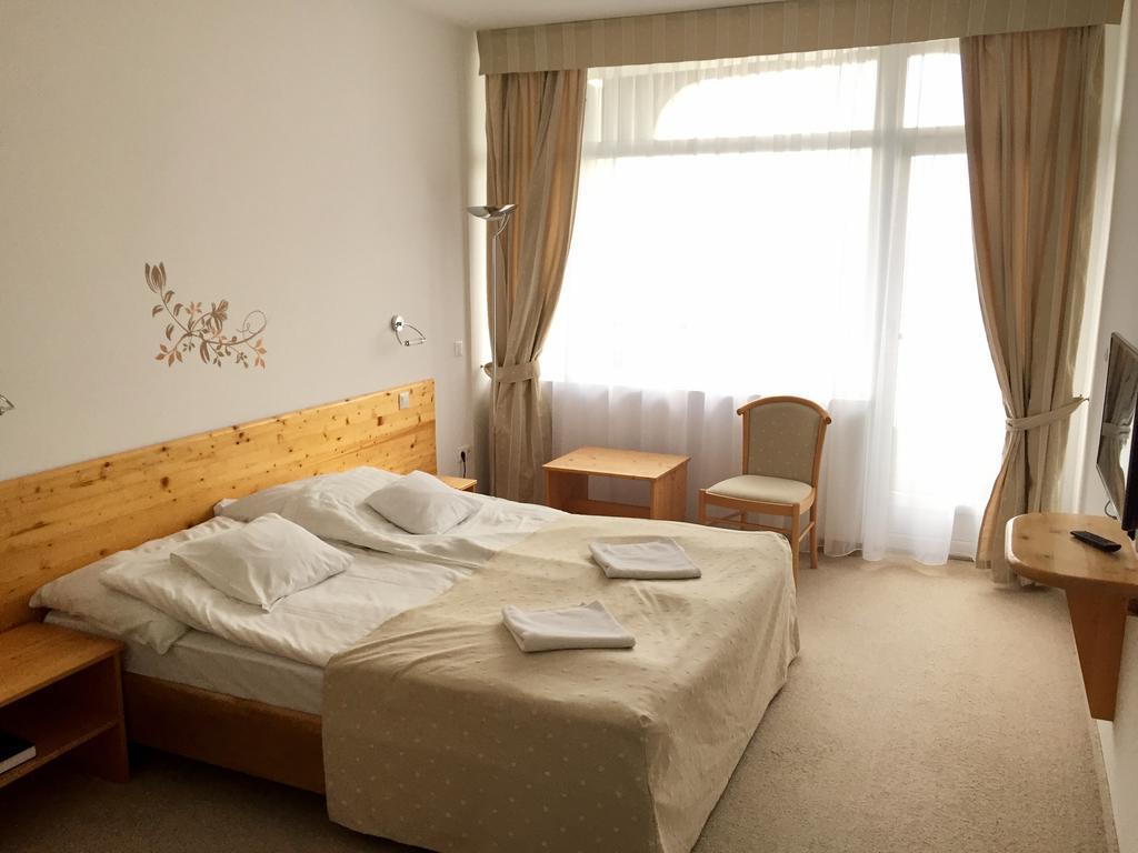 Hotel Claudius Szombathely Extérieur photo
