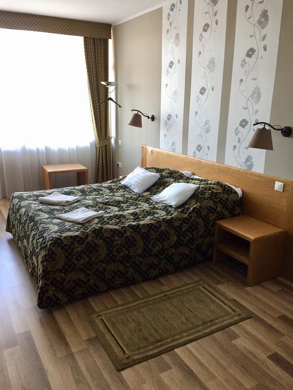 Hotel Claudius Szombathely Extérieur photo