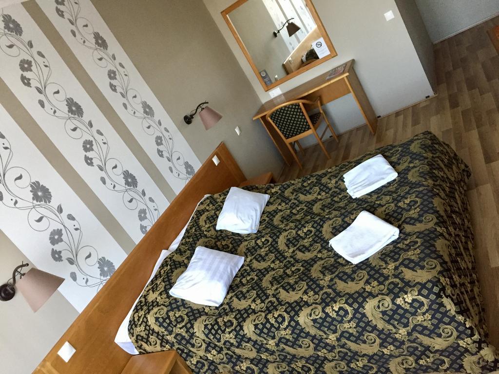 Hotel Claudius Szombathely Extérieur photo
